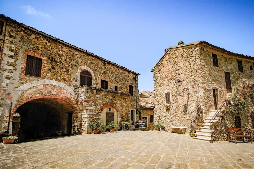 Inn Piazza In Montemerano, The Heart Of Tuscany 外观 照片